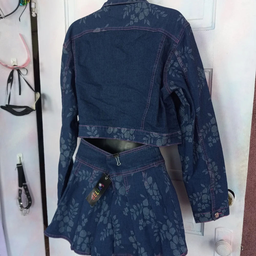 Delia*s NWT Coconut girl floral pattern Denim pleated set! Skirt & jacket! - Picture 6 of 8